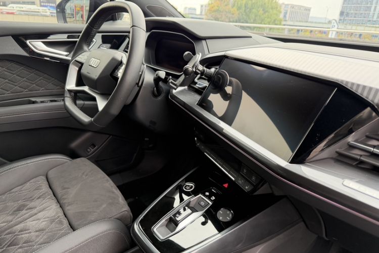 Used Audi Q4 e-tron 2022 50 e-tron quattro Creation Edition
