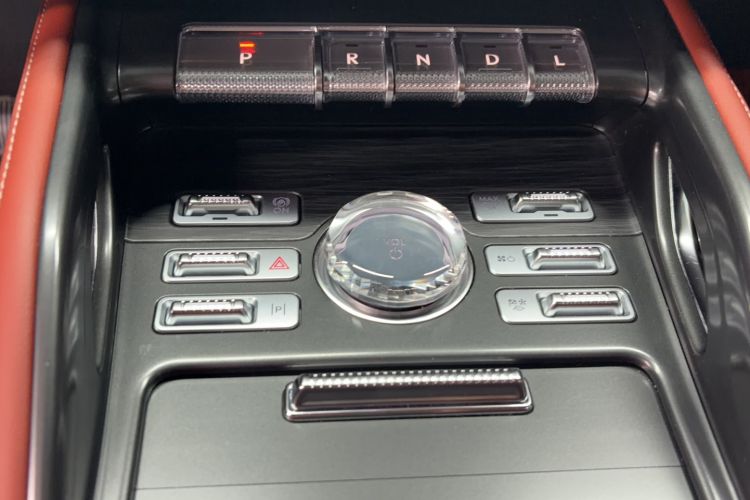 Used Lincoln Nautilus 2025 2.0T All-Wheel-Drive Luxury Hybrid Edition Interior 6