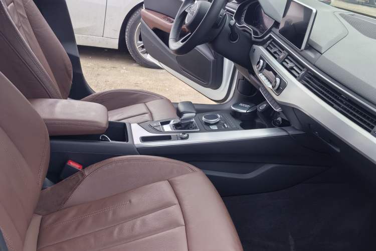 Used Audi A4L 2018 30th Anniversary Edition 40 TFSI Fashion Model