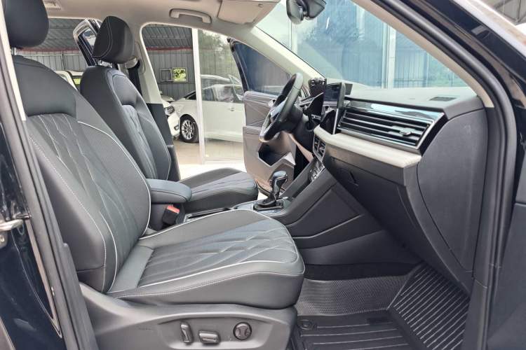 Used Volkswagen Tiguan L 2024 330TSI Automatic Two-Wheel Drive R-Line Enhanced Edition
