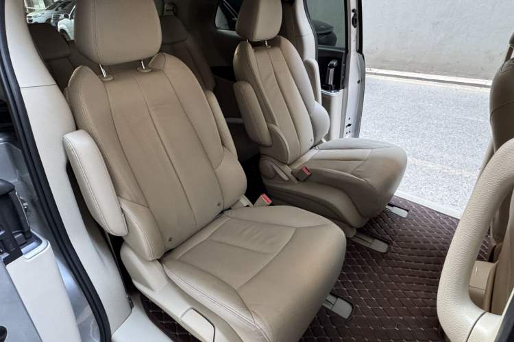 Used Buick GL8 2018 28T Luxury Model China VI Standard