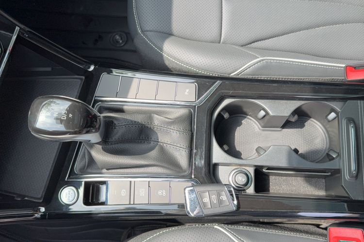 Used Volkswagen Passat 2024 380TSI Dragon Edition Interior 3