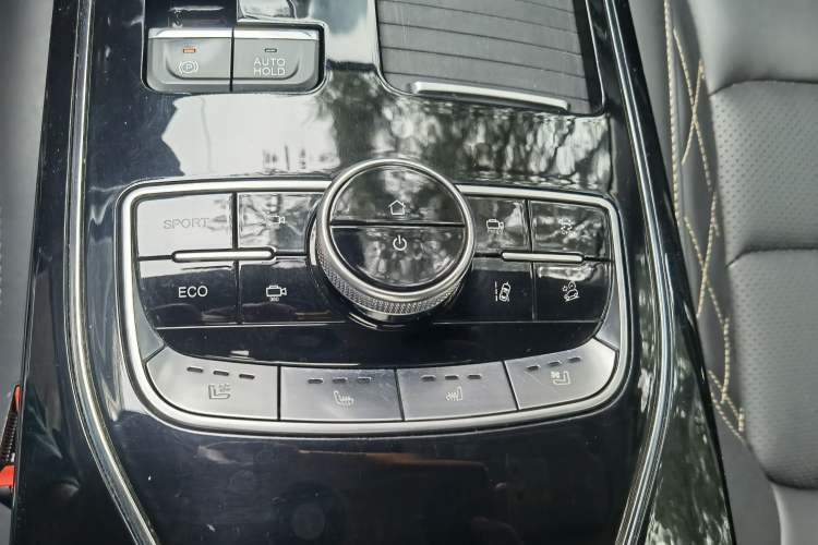 Used Oshan COS1 2020 GT 2.0T Automatic Fashionable Smart Connectivity 7-Seater