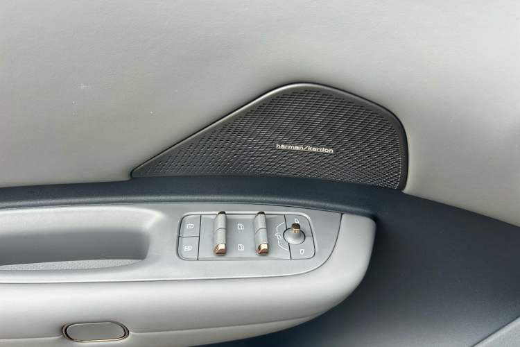 Used Lynk & Co Z20 2025 530 km Range Rear-Wheel Drive Max