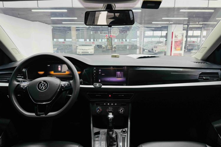 Used Volkswagen Lavida 2022 1.5L Automatic Comfort Edition Interior 3