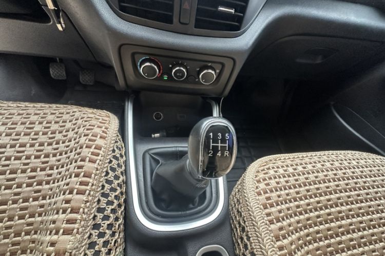 Used Jinbei Gold Hiace M Classic 2022 1.5L Engineering Lion Passenger Vehicle 5 Seats
