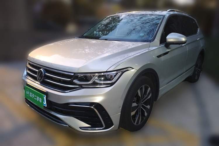 Used Volkswagen Tiguan L 2023 330TSI Automatic Two-Wheel Drive R-Line Flagship Edition Front Left 45 Deg