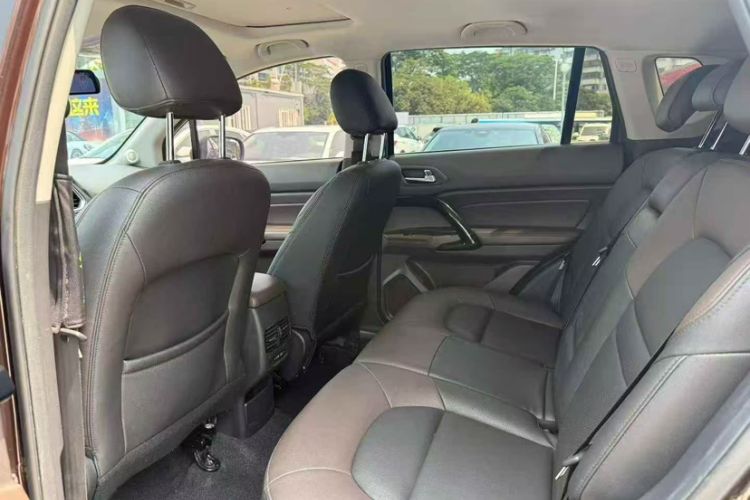 Used GAC Trumpchi GS4 2017 235T Automatic Two-Wheel Drive Luxury Smart Connectivity Version Interior 1