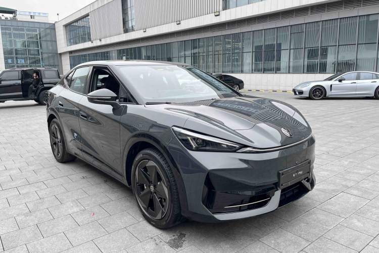 Used Volkswagen ID.UNYX 2024 Pro Long-Range Version
