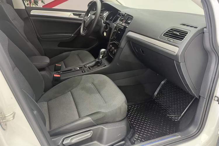 Used Volkswagen Golf Pure Electric 2020 Chari