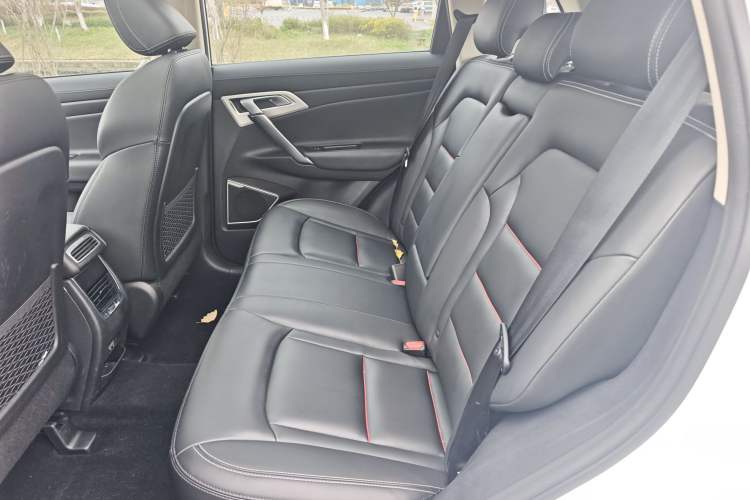 Used Geely Auto Emgrand X7 Sport 2018 1.8TD Automatic Two-Wheel Drive Smart 4G Connected Version Interior 2