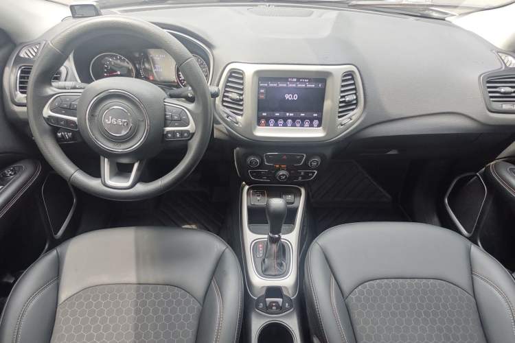 Used Jeep Compass 2019 220T Automatic Enjoyment Version Interior 7