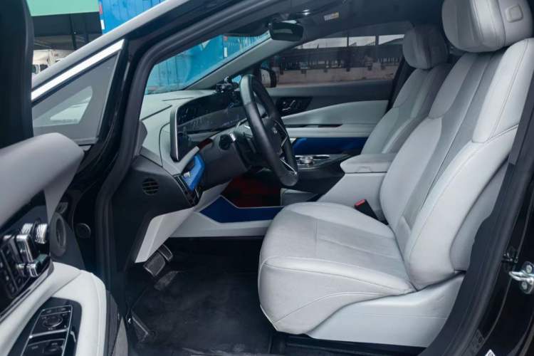 Used Cadillac OPTIQ 2024 Standard Range Version
