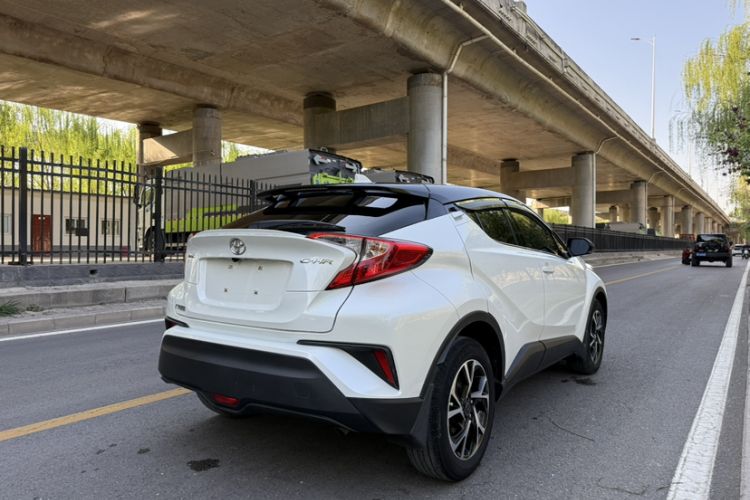 Used Toyota C-HR 2020 2.0L Leading Edition Exterior 5