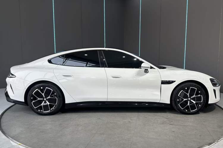 Used Xiaomi Auto SU7 2024 Rear-Drive Long-Range Intelligent Driving Version
