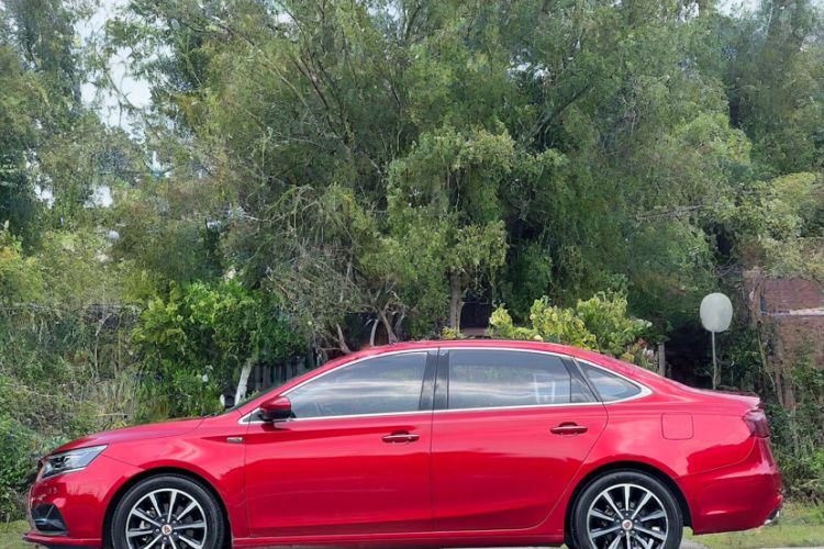 Used Roewe i6 New Energy 2017 45T Hybrid Connective Smart Luxury Edition
