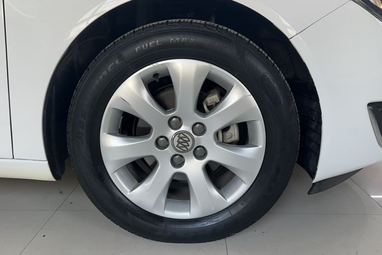 Used Buick Regal 2015 2.0L Leading Fashion Edition