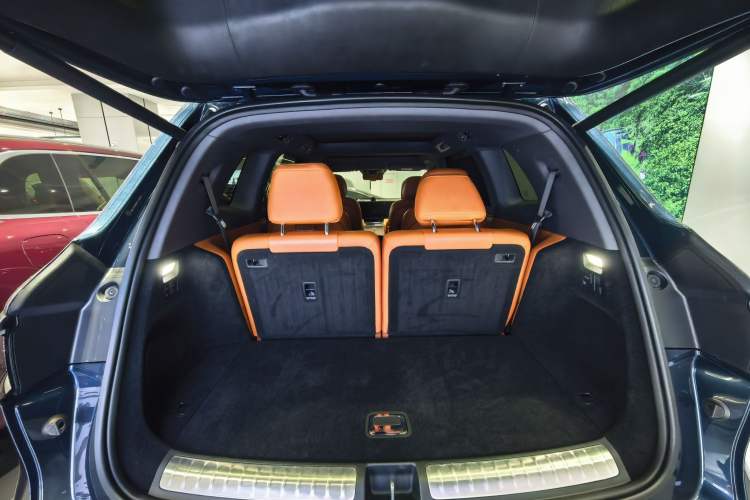 Used Hima AITO M8 2025 Extended-Range Max+ Version 53.4 kWh 6-Seater Edition