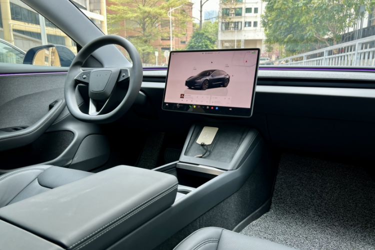 Used Tesla Model 3 2025 Rear-Wheel-Drive Version Interior 3