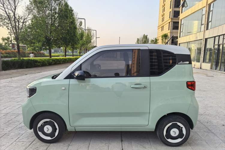 Used Wuling Hongguang MINIEV 2021 Macaron Premium Model – Lithium Iron Phosphate Exterior 6