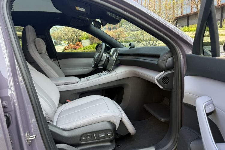 Used Nio EC6 2024 75 kWh Interior 4