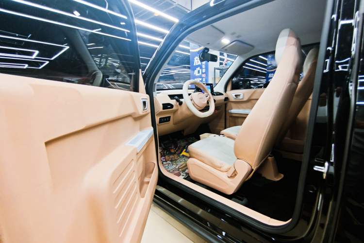 Used Geely Galaxy Panda 2024 200km Panda Kart Interior 3