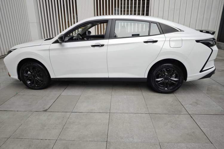 Used Dongfeng Aeolus Yixuan 2025 1.5L Glory Edition
