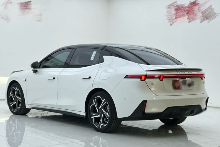 Used Lynk & Co 07 2024 EM-P 126 Long-Range Ultra Exterior 2