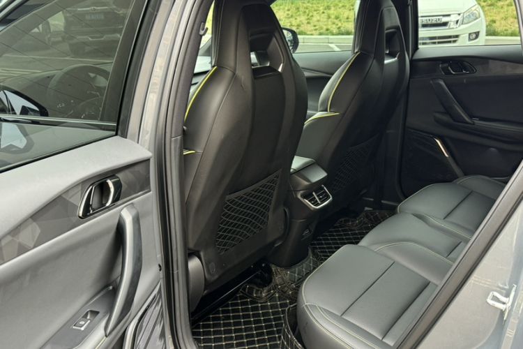 Used Lynk & Co 06 2023 Remix 1.5T Dynamic Halo Interior 8