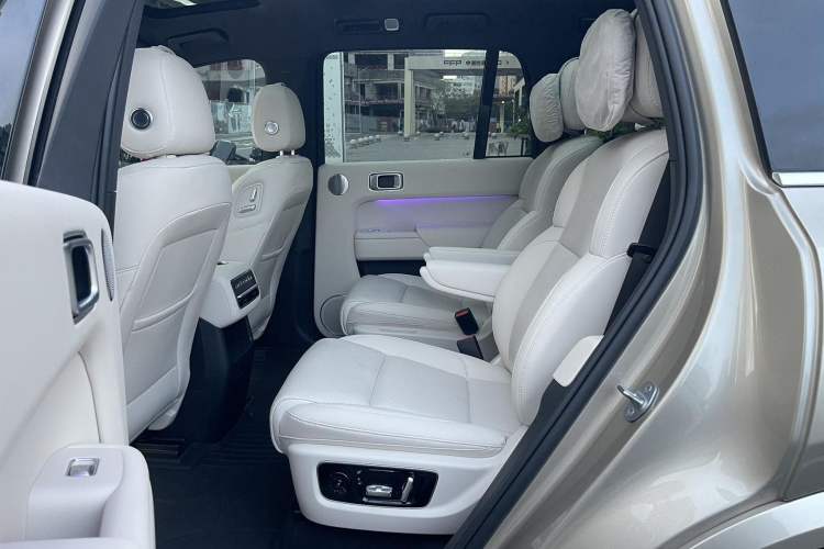 Used Li Auto L8 2023 Pro Model
