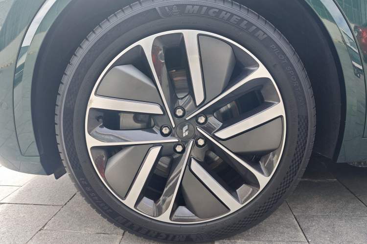 Used Li Auto L9 2024 Ultra Model Exterior 11