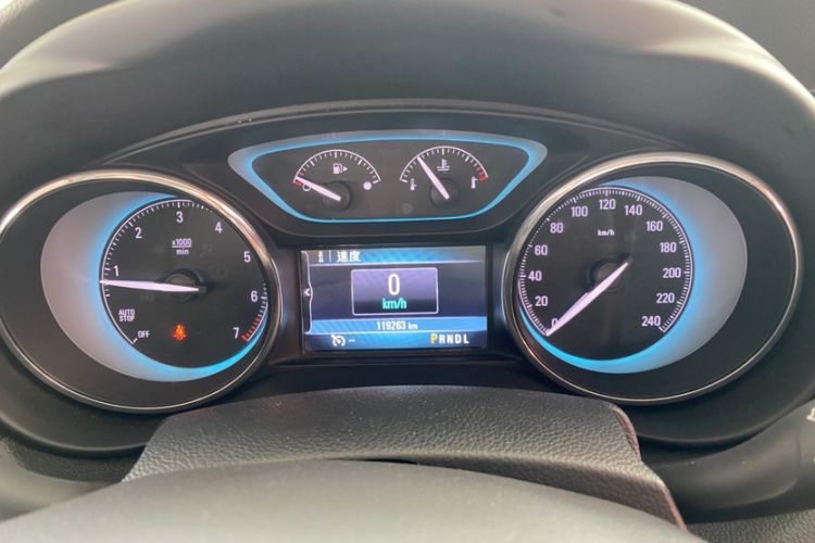 Used Buick Envision 2016 20T Two-Wheel-Drive Elite Model Odometer Close Up