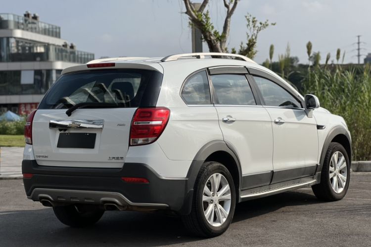 Used Chevrolet Captiva 2015 2.4L 4x4 Flagship Edition 7-Seater