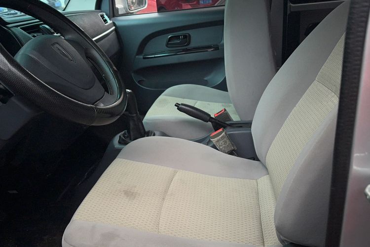 Used Jinbei T5 2023 1.6L Standard Model Double Cab 2.6-Meter Rear Dual Wheels