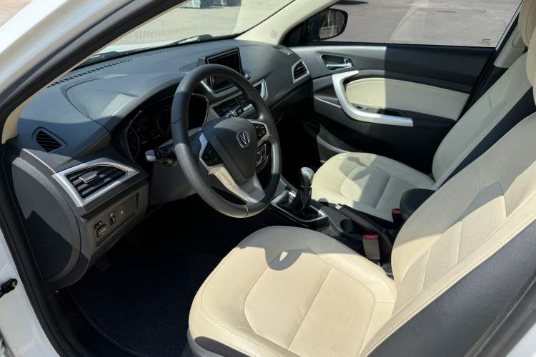 Used CHANGAN Alsvin V7 2016 1.6L Manual Enjoyment Model China V Standard Interior 1