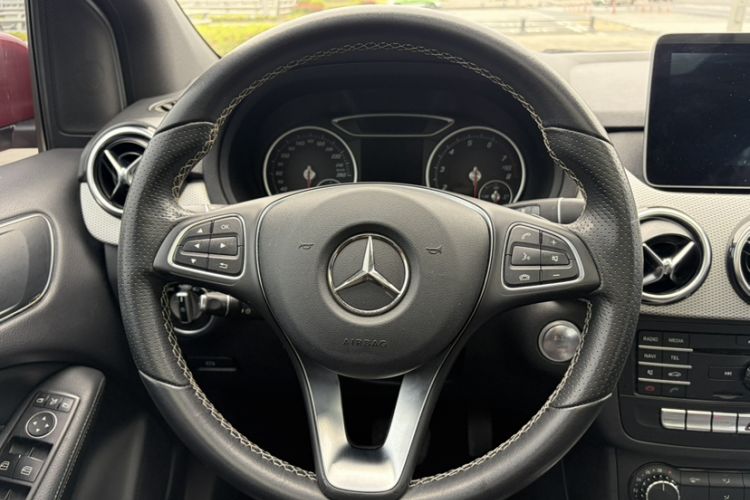 Used Mercedes-Benz B-Class 2017 B 200 Sport Edition Steering Wheel