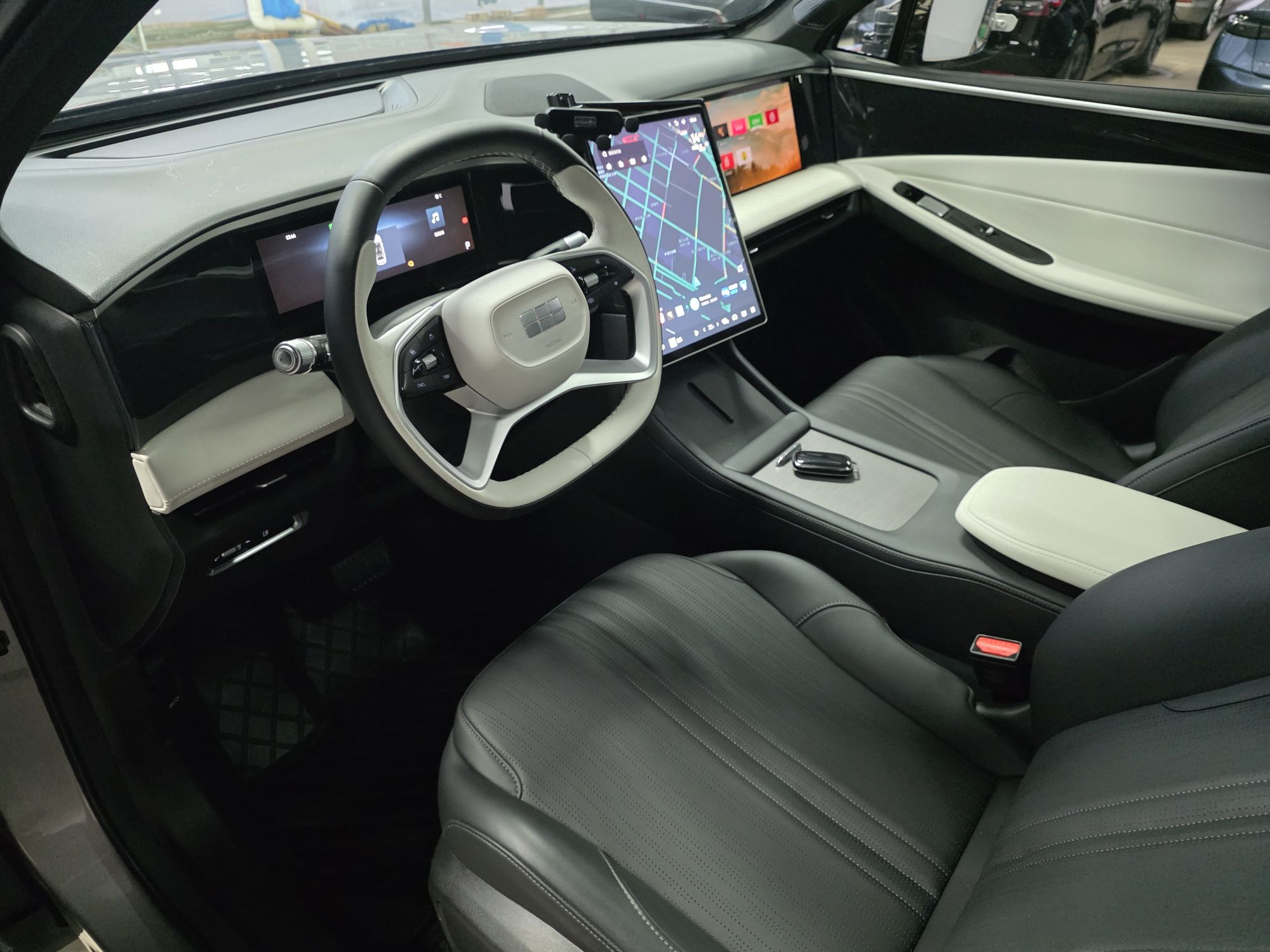 Geely Galaxy L7 2025 EM-i 115km Exploration+ Edition — снимка 11