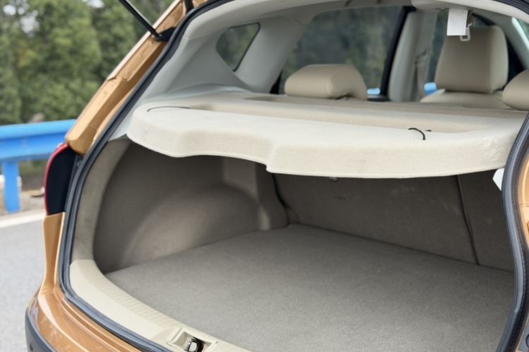 Used Nissan Qashqai 2015 2.0 XL Coolfire CVT 2WD Interior 10