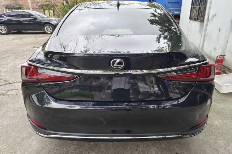 Used Lexus ES 2023 200 Excellence Edition Exterior 4