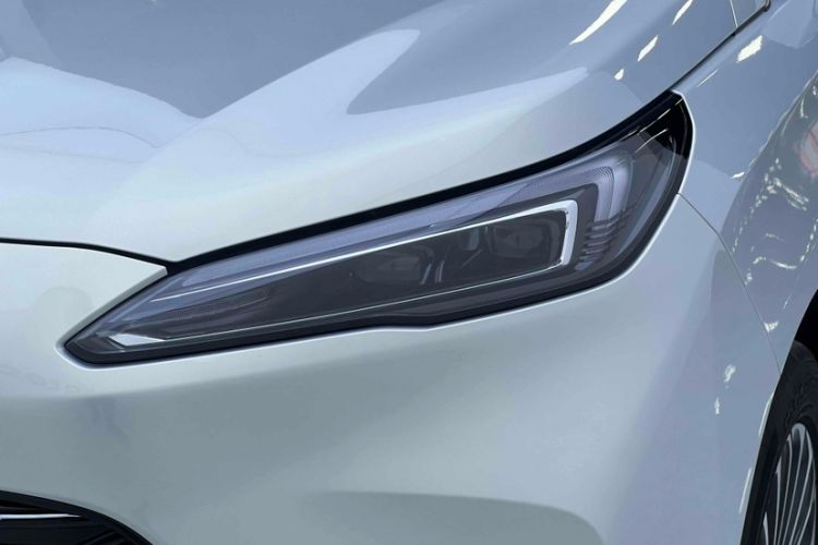 Used Buick GL8 New Energy 2025 Lu Shang Luxury Edition 7-Seater Left Front Headlight