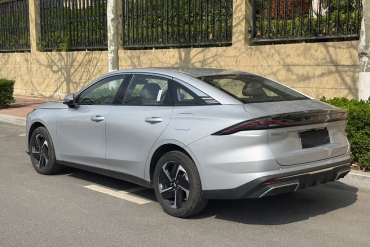 Used Geely Galaxy L6 2025 EM-i 140km Starship Edition Exterior 5