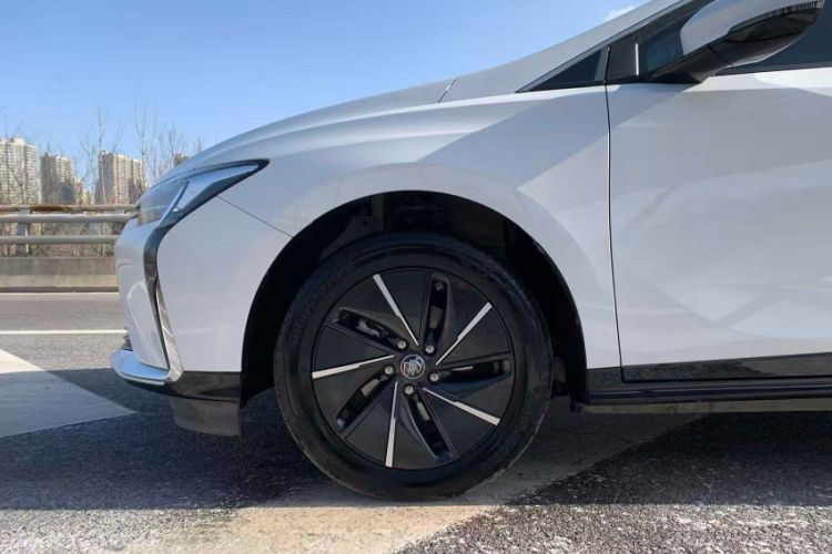 Used Buick Velite 6 2023 Revised Version 430 km Range – Commuter Edition
