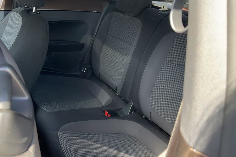 Used Volkswagen Beetle 2015 180TSI model
