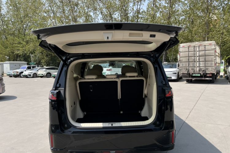 Used VOYAH Dream 2025 PHEV Four-Wheel-Drive Flagship Kunpeng Edition Exterior 1