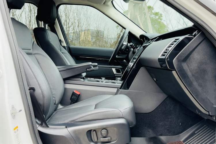 Used Land Rover Discovery 2018 3.0 SC V6 SE