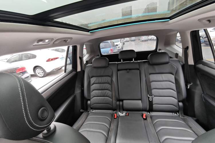 Used Volkswagen Tiguan L 2019 Updated Version 330TSI Automatic Two-Wheel Drive Panoramic Comfort Edition China VI Standard