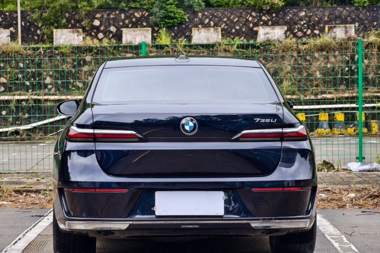 Used BMW 7 Series 2023 735Li Luxury Package