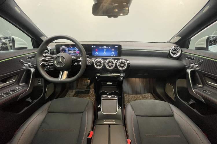 Used Mercedes-Benz A-Class 2025 A 200 L Fashion Model
