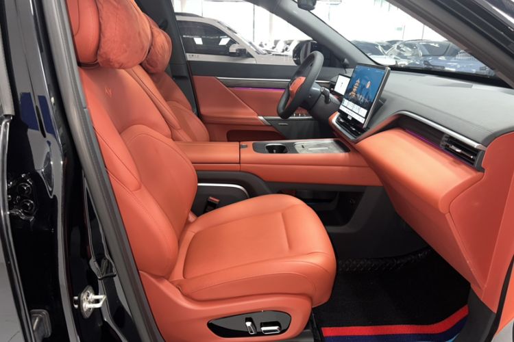 Used Dongfeng eπ eπ008 2024 210Max Range-Extended Version 6 Seats
