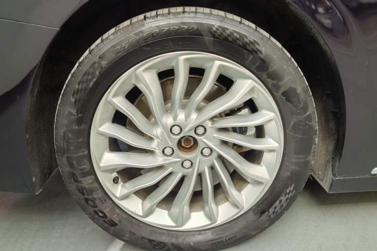 Used VOYAH Dream 2024 PHEV Extended-Range Premium Edition Exterior 5